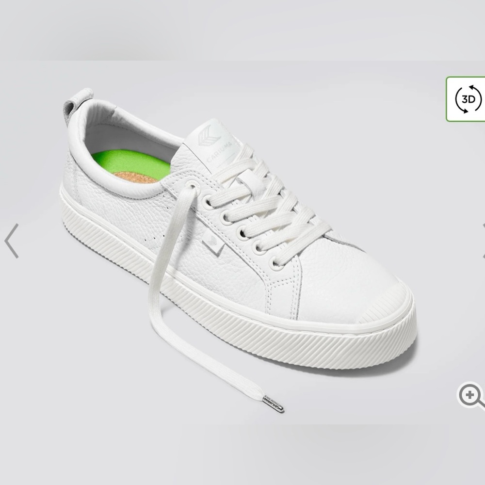 Cariuma Women's Low White Premium Leather Sneaker size 5